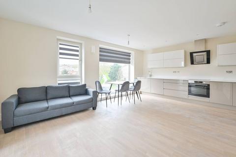 2 bedroom flat to rent, High Street, Hornsey, London, N8