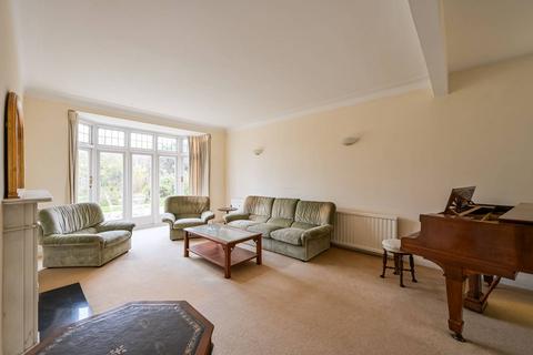 4 bedroom detached house to rent, Aylmer Road, East Finchley, London, N2