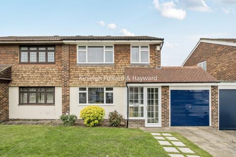 2 Capel Close, Bromley, BR2 8LX