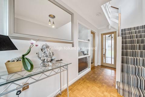 2 Capel Close, Bromley, BR2 8LX