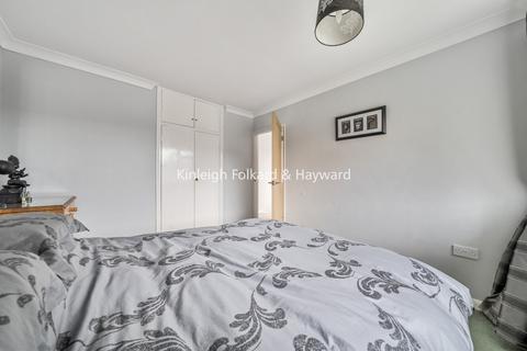 2 Capel Close, Bromley, BR2 8LX