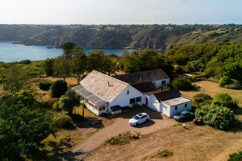 5 bedroom detached house for sale, La Moye Lane, Route De Jerbourg, St. Martin, Guernsey