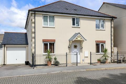 4 bedroom detached house for sale, Landerslee Drive, Truro