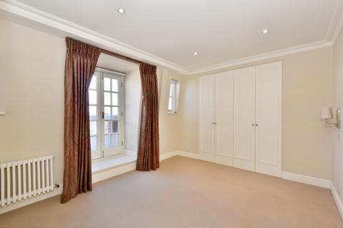 3 bedroom flat to rent, Cranley Gardens, London, SW7