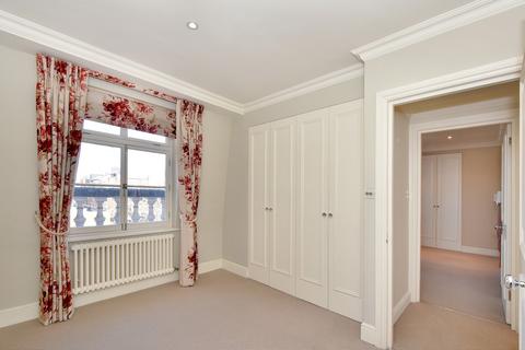 3 bedroom flat to rent, Cranley Gardens, London, SW7