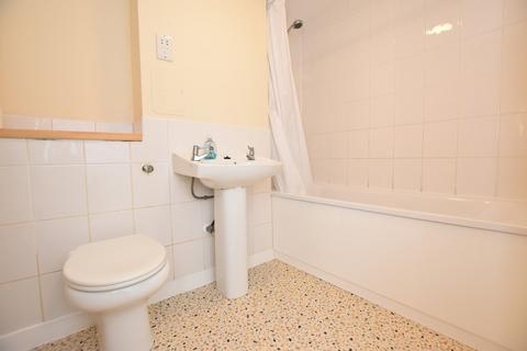 2 bedroom apartment to rent, Trinity Square, Margate