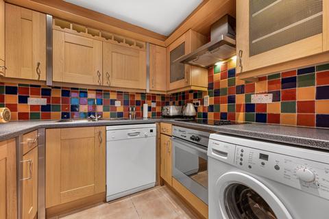 1 bedroom flat for sale, St. Saviours Wharf, 8 Shad Thames, London