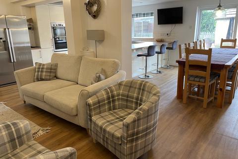 4 bedroom semi-detached house for sale, High Street, Carlton Le Moorland