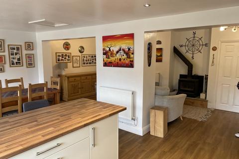 4 bedroom semi-detached house for sale, High Street, Carlton Le Moorland