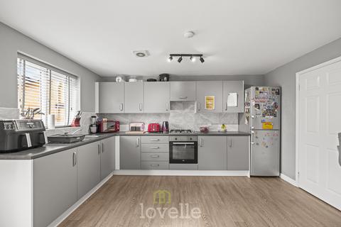 10 Cromwell Close, Grimsby, DN31 2FG