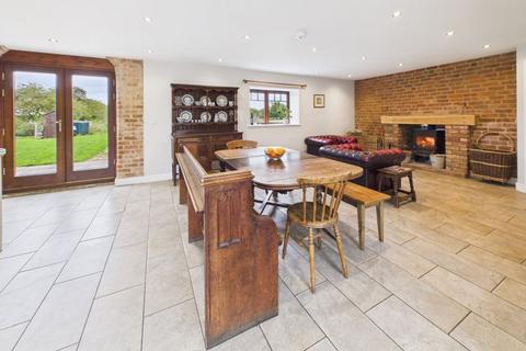 undefined, The Chestnuts Barn & Annex with 4 acres, Wickenby Road, Lissington, Lincoln