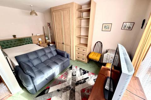 undefined, Ryeland Close, Yiewsley