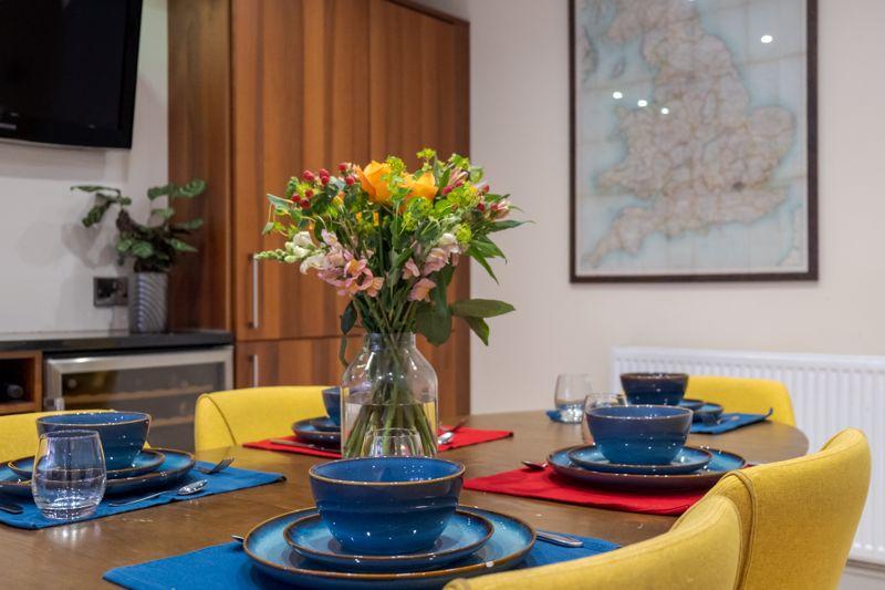 Kitchen/ Breakfast