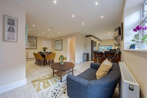 undefined, Golf Open 2026 - Crescent Road, Birkdale - Sleeps 14 (walking distance to golf)