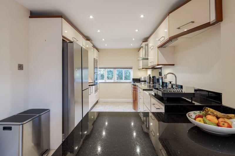 Kitchen/ Breakfast