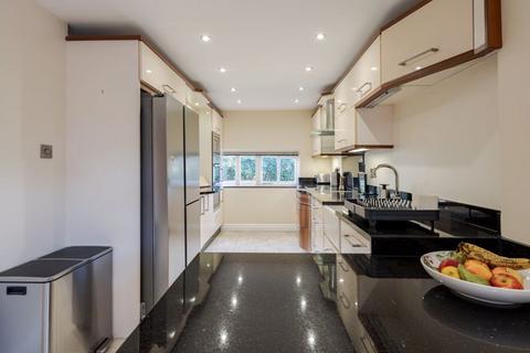 undefined, Golf Open 2026 - Crescent Road, Birkdale - Sleeps 14 (walking distance to golf)