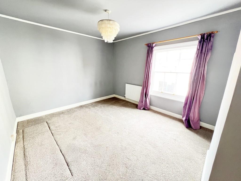 Main Bedroom (2)