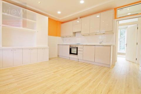 2 bedroom apartment to rent, Lewisham Way, SE14