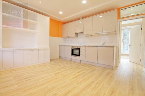 2 bedroom apartment to rent, Lewisham Way, SE14
