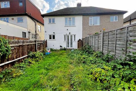 3 bedroom semi-detached house for sale, Bennetts Avenue, Greenford