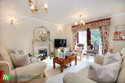 4 bedroom detached house for sale, Conifer Close, West Cheshunt