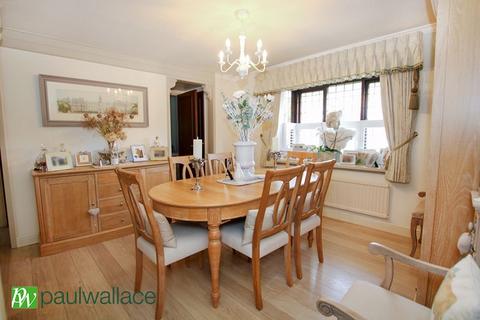4 bedroom detached house for sale, Conifer Close, West Cheshunt