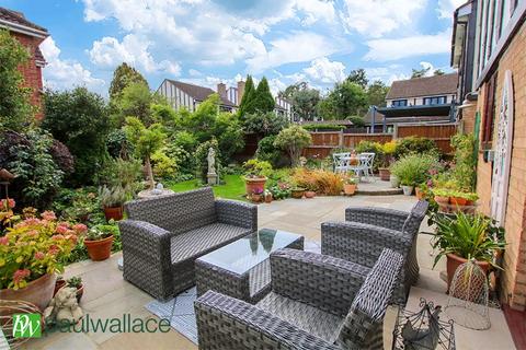 4 bedroom detached house for sale, Conifer Close, West Cheshunt