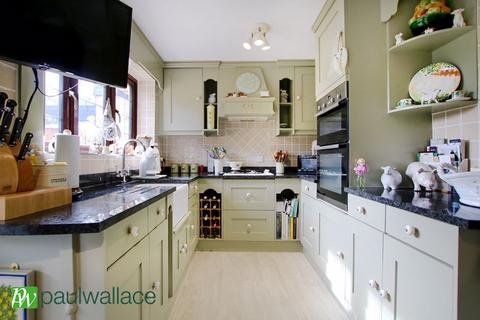 4 bedroom detached house for sale, Conifer Close, West Cheshunt