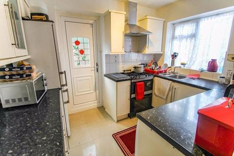 2 bedroom maisonette for sale, Oldfield Circus, Northolt