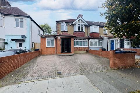 Wood End Lane, Northolt
