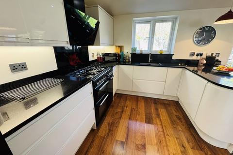 undefined, Wood End Lane, Northolt