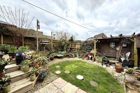 3 bedroom semi-detached house for sale, Cotswold Close, Calne SN11