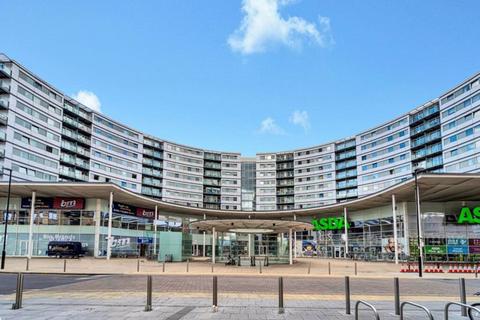 3 bedroom apartment for sale, Prince Regent Road, Hounslow