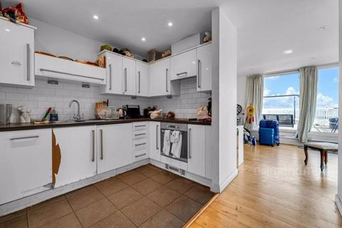 3 bedroom apartment for sale, Prince Regent Road, Hounslow