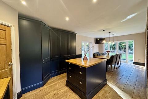 4 bedroom detached house for sale, Hathern Road, Loughborough LE12