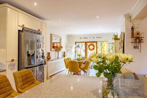 undefined, Lambourne Road, Chigwell IG7
