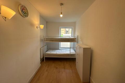 2 bedroom flat to rent, Dartmouth Road, London SE23