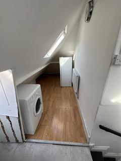 2 bedroom flat to rent, Dartmouth Road, London SE23