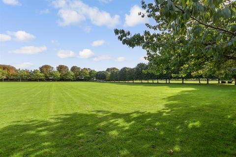 2 bedroom apartment for sale, Halliday Drive, Deal, Kent