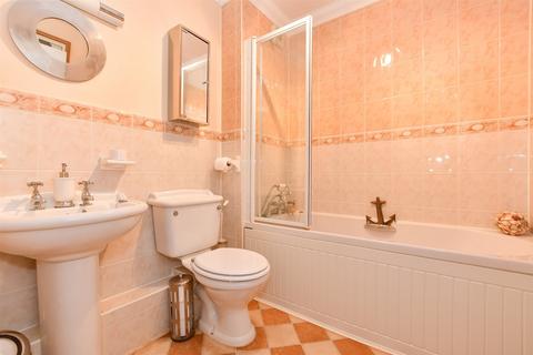 2 bedroom apartment for sale, Mountbatten House, Deal CT14