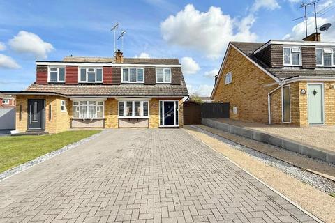 3 bedroom semi-detached house for sale, Turnpike Drive, Warden Hills, Luton, Bedfordshire, LU3 3RG
