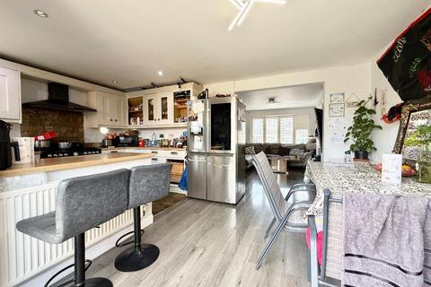 3 bedroom semi-detached house for sale, Turnpike Drive, Warden Hills, Luton, Bedfordshire, LU3 3RG
