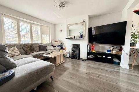 3 bedroom semi-detached house for sale, Turnpike Drive, Warden Hills, Luton, Bedfordshire, LU3 3RG