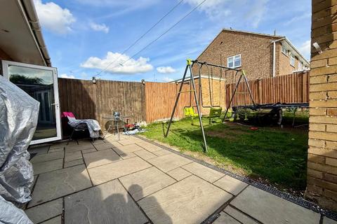 3 bedroom semi-detached house for sale, Turnpike Drive, Warden Hills, Luton, Bedfordshire, LU3 3RG