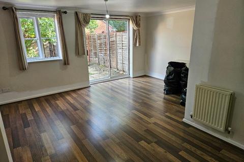 3 bedroom end of terrace house to rent, Kettering NN15