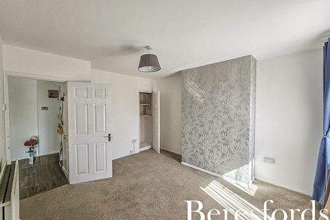 1 bedroom apartment for sale, Petersfield Avenue, Romford, RM3
