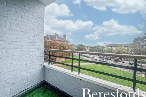 1 bedroom apartment for sale, Petersfield Avenue, Romford, RM3