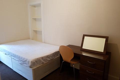 3 bedroom flat to rent, Strathmartine Road, Strathmartine DD3