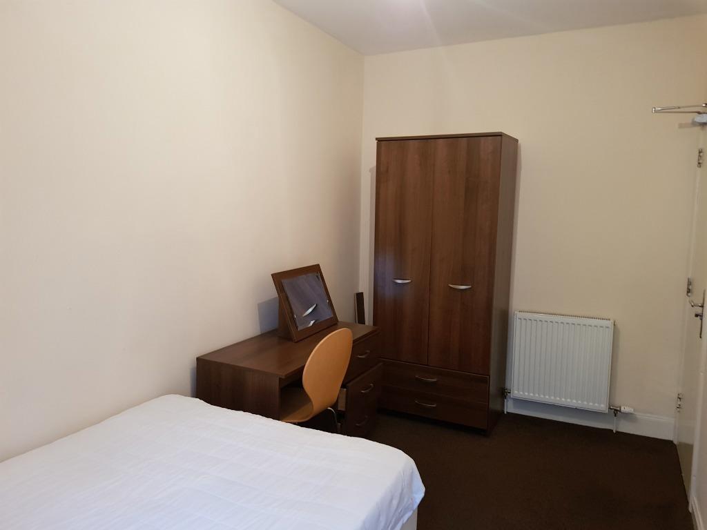 4 Bed 5.jpg