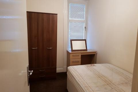 3 bedroom flat to rent, Strathmartine Road, Strathmartine DD3